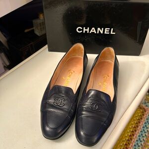 CHANEL Navy Blue Leather Loafers - Size 38-1/2